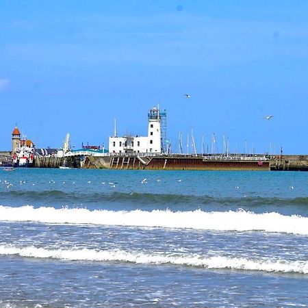 Апартаменты Blue Lighthouse Скарборо Экстерьер фото